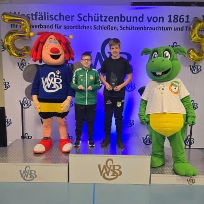 8380f2c2 E12b 4b7c 9cc9 E7cef2304e06